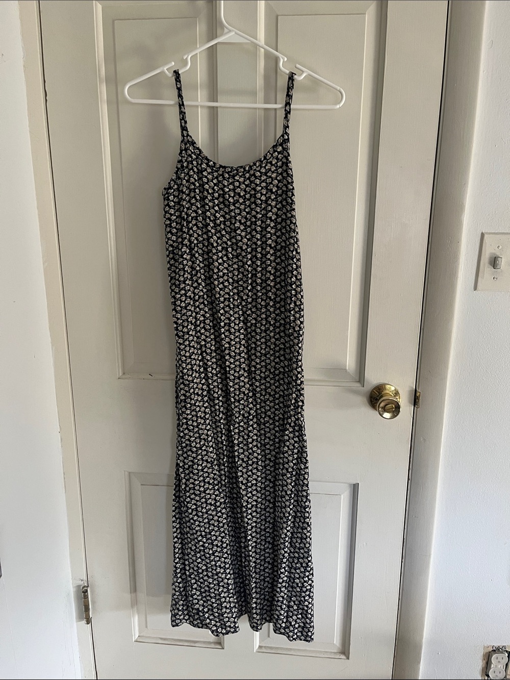 IN SYNC 90s Black Floral Slip Dress